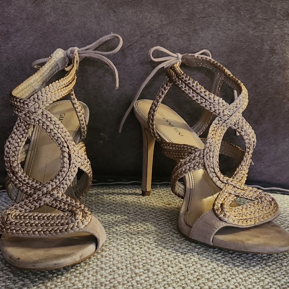 Stappy nude heel.